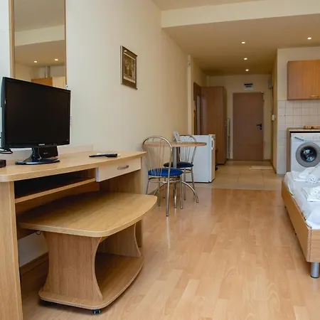 With A Balcony Near The Centre Of Sunny By Flаt Manаger アパート サニービーチ