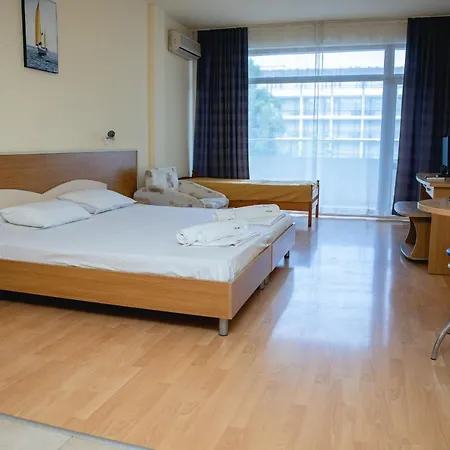 アパート With A Balcony Near The Centre Of Sunny By Flаt Manаger